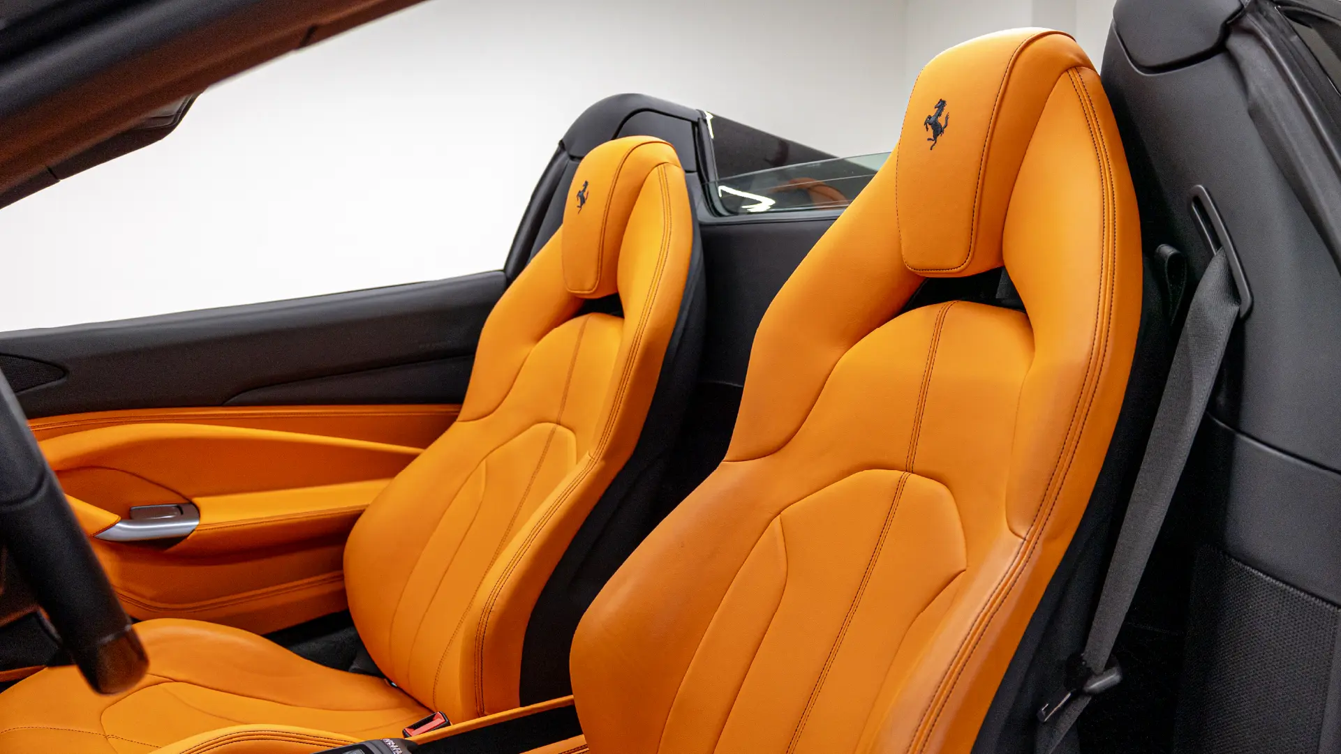 Ferrari F8 Spider - View 2