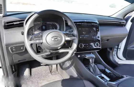 Hyundai Tucson - View 2