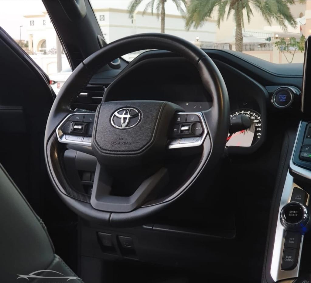 Toyota Land cruiser - View 2